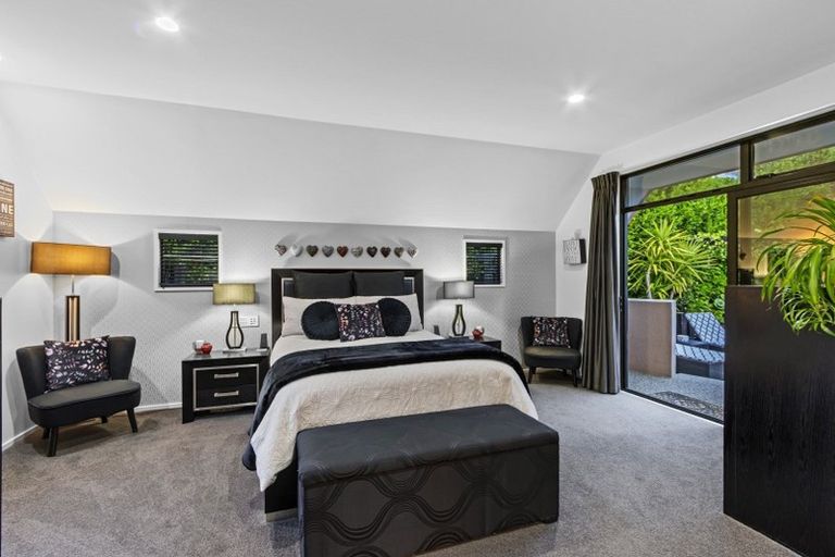 Photo of property in 18 Harry Ell Drive, Cashmere, Christchurch, 8022