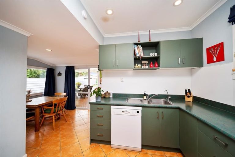 Photo of property in 12 Vogel Street, Hawera, 4610