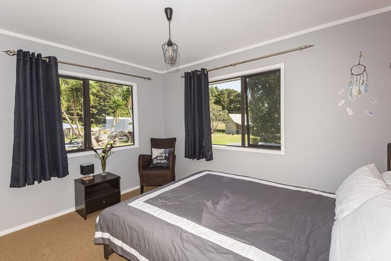 Photo of property in 12 Willow Lane, Maungaturoto, 0588
