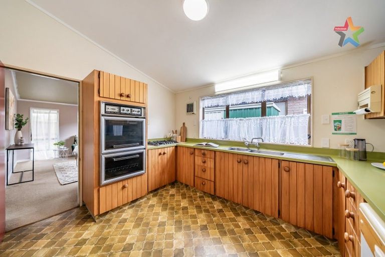 Photo of property in 19 Mcenroe Grove, Naenae, Lower Hutt, 5011