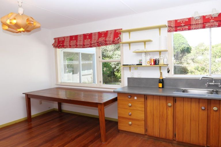 Photo of property in 42 Kiwi Road, Raumati Beach, Paraparaumu, 5032