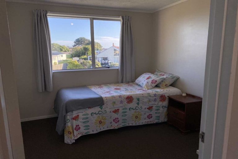 Photo of property in 12 Karyn Street, Castlecliff, Whanganui, 4501