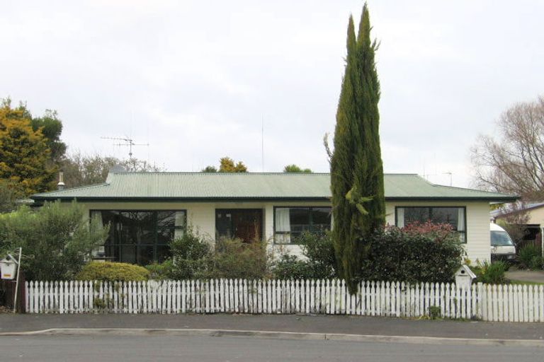 Photo of property in 12 Sacha Place, Glenview, Hamilton, 3206