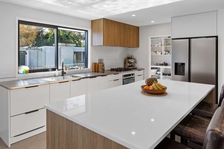 Photo of property in 136b Seaview Road, Westown, New Plymouth, 4310