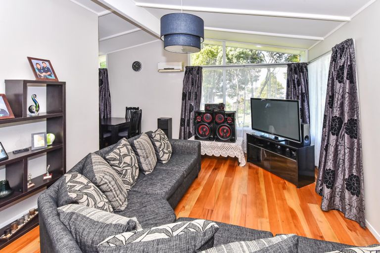 Photo of property in 14 Astor Place, Manurewa, Auckland, 2102