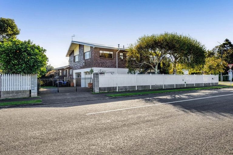 Photo of property in 71 Fantham Street, Hawera, 4610
