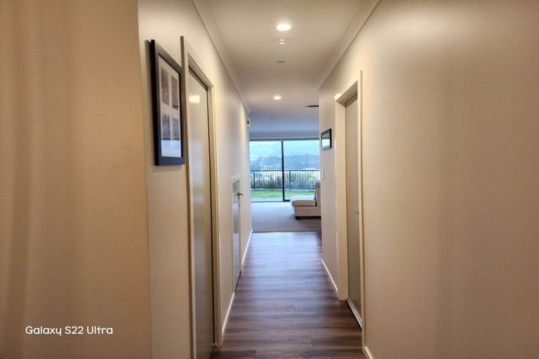 Photo of property in 16 Omaka Place, Aotea, Porirua, 5024