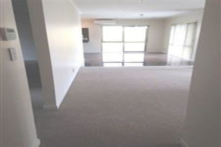 Photo of property in 116a Royal Road, Massey, Auckland, 0614