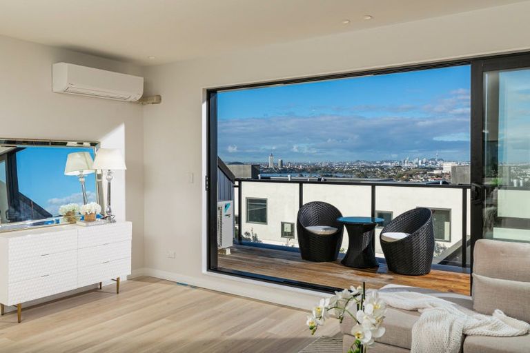 Photo of property in 167a East Coast Road, Castor Bay, Auckland, 0620