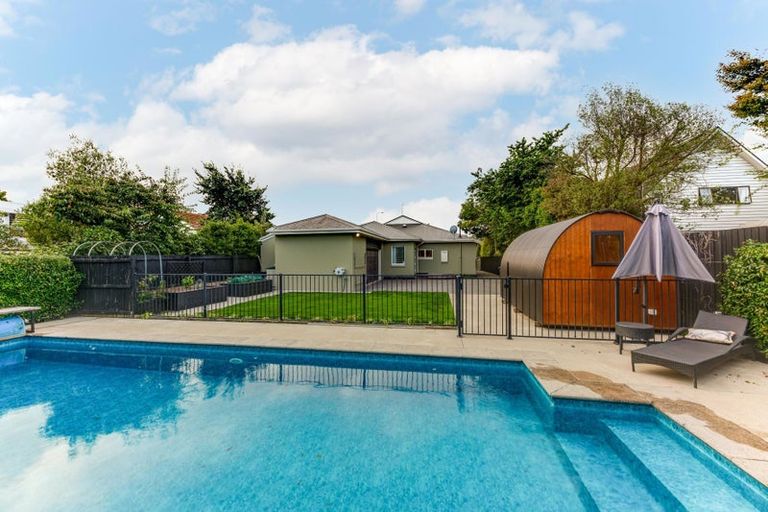 Photo of property in 66 Kahu Road, Fendalton, Christchurch, 8041