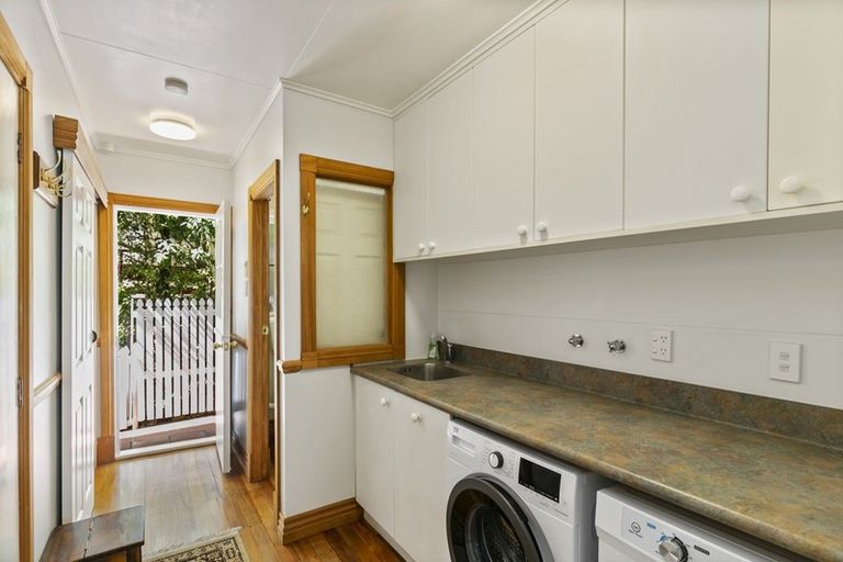 Photo of property in 15 Doris Gordon Crescent, Crofton Downs, Wellington, 6035