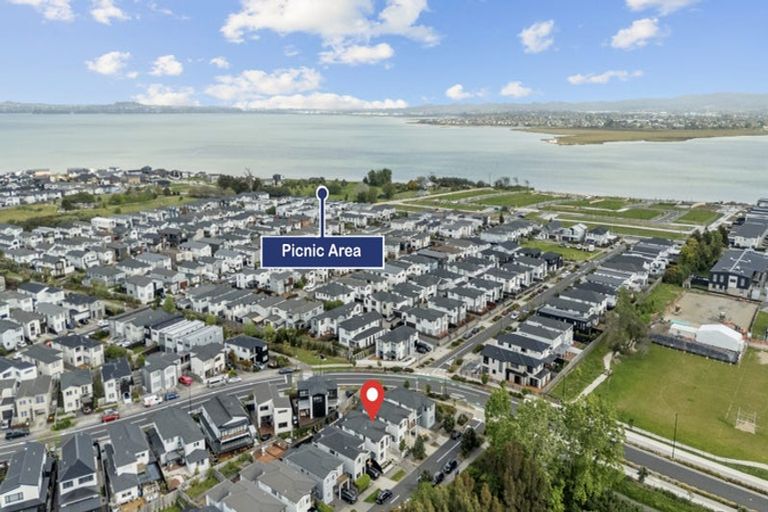Photo of property in 66 Kano Way, Hobsonville, Auckland, 0616
