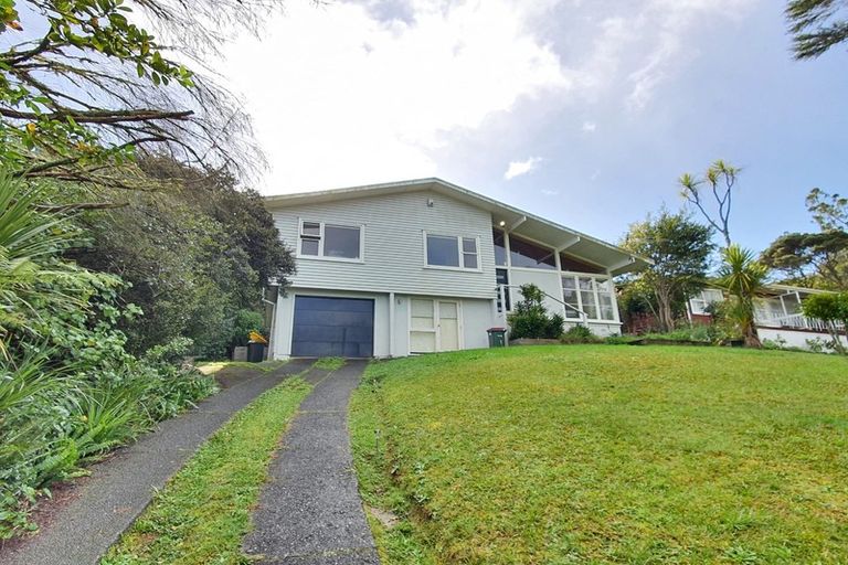Photo of property in 10 Kororo Street, Northcote, Auckland, 0627