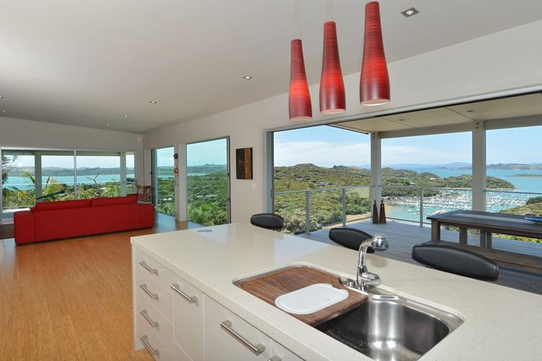 Photo of property in 27 Doves Bay Road, Kerikeri, 0294