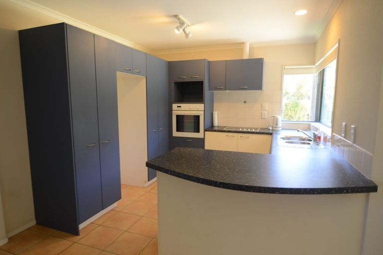 Photo of property in 6 Adair Place, Weymouth, Auckland, 2103