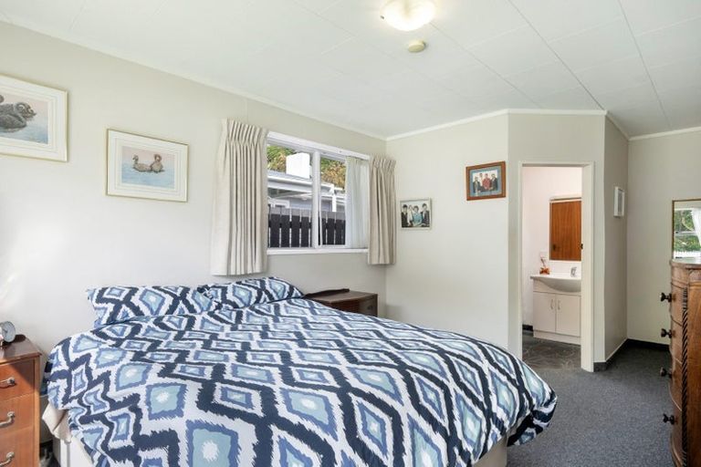 Photo of property in 18 Leybourne Avenue, Waikanae, 5036