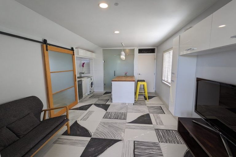 Photo of property in 19 Millstream Drive, Henderson, Auckland, 0610