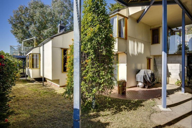 Photo of property in 122a Chaucer Road, Hospital Hill, Napier, 4110