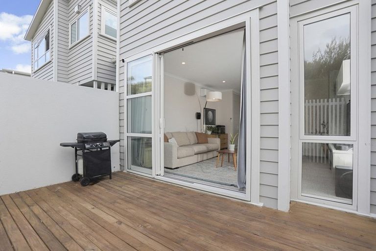 Photo of property in 3 Sanremo Lane, Stanmore Bay, Whangaparaoa, 0932