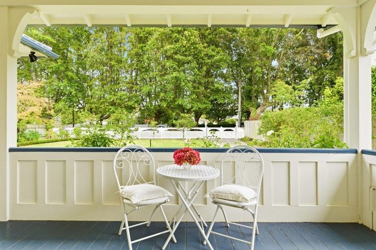 Photo of property in 3 Selwyn Crescent, College Estate, Whanganui, 4500