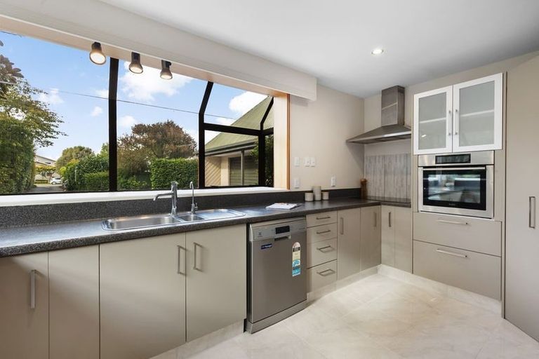 Photo of property in 5 Lancewood Drive, Halswell, Christchurch, 8025