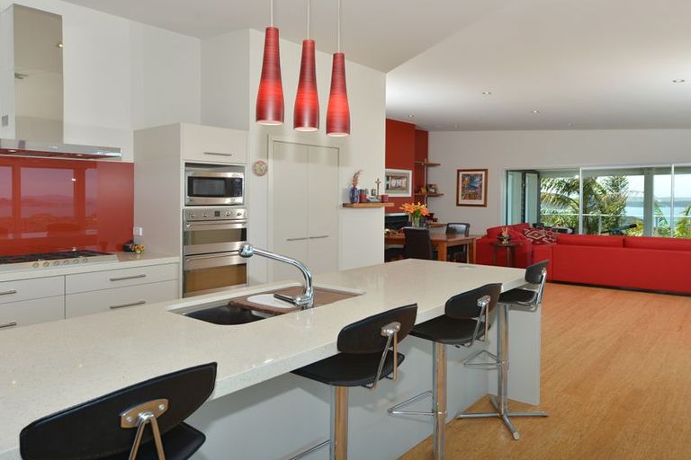 Photo of property in 27 Doves Bay Road, Kerikeri, 0294