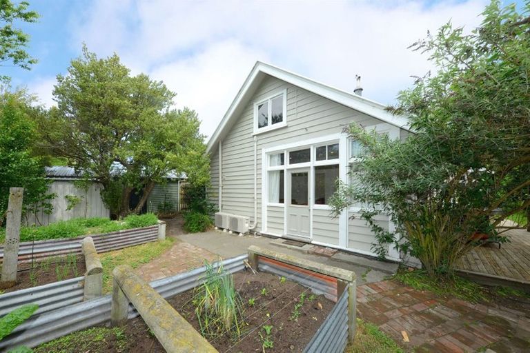 Photo of property in 27 Owles Terrace, New Brighton, Christchurch, 8061