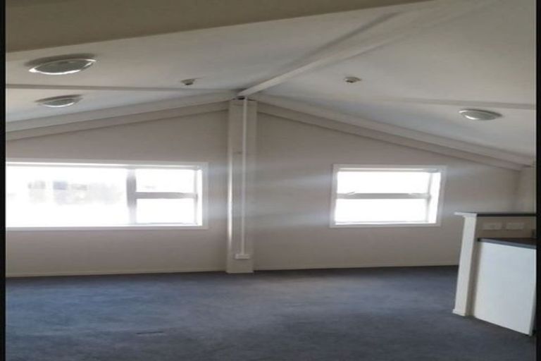 Photo of property in Ex Dowsons Shoes, 170-172 High Street, Hutt Central, Lower Hutt, 5010