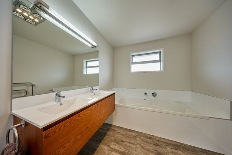 Photo of property in 2 Pukeko Place, Kaikoura, 7300