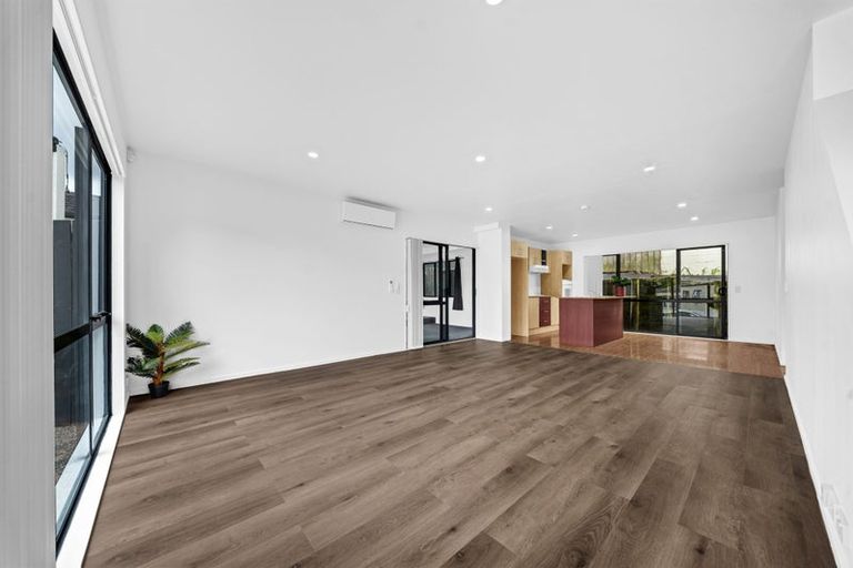 Photo of property in 19 Rakich Place, Henderson, Auckland, 0612