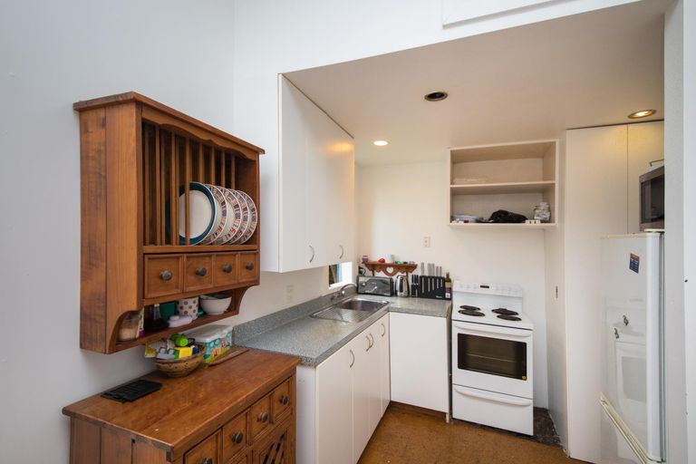 Photo of property in 6b Rolleston Street, Hokowhitu, Palmerston North, 4410