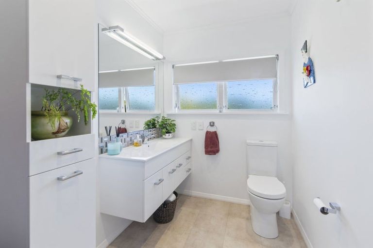 Photo of property in 147 Koputaroa Road, Levin, 5575