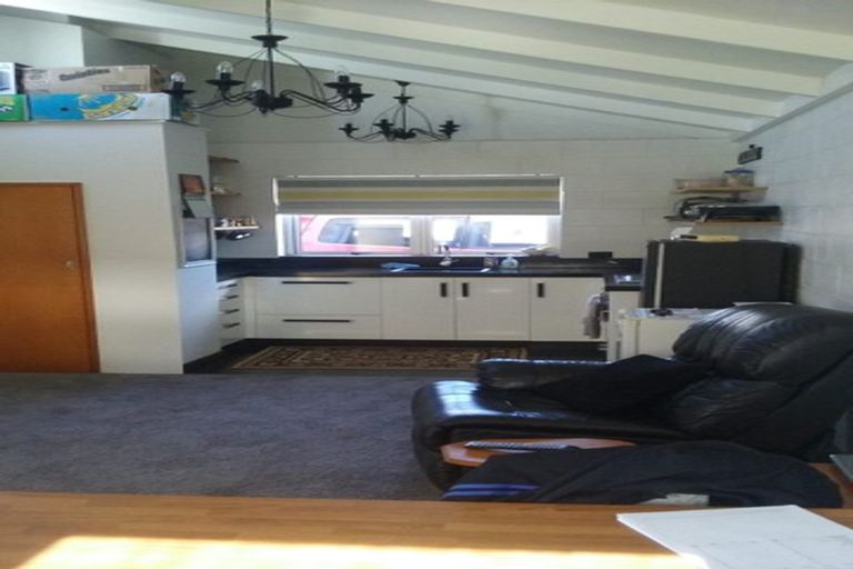 Photo of property in 2/204 Grove Road, Mayfair, Hastings, 4122