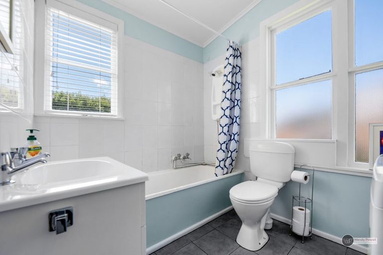 Photo of property in 6 Randwick Crescent, Moera, Lower Hutt, 5010