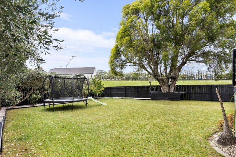 Photo of property in 1/16 Lyttelton Avenue, Forrest Hill, Auckland, 0620