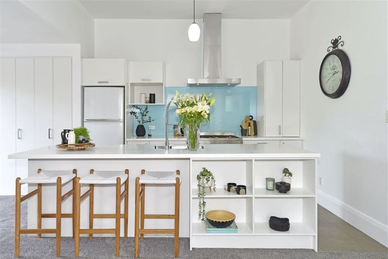 Photo of property in 18 Somerfield Street, Somerfield, Christchurch, 8024