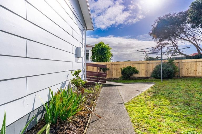 Photo of property in 17 Moki Place, Ruakaka, 0116