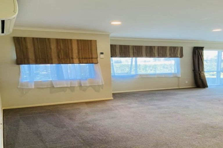 Photo of property in 1 Pickaberry Avenue, Karaka, Papakura, 2113