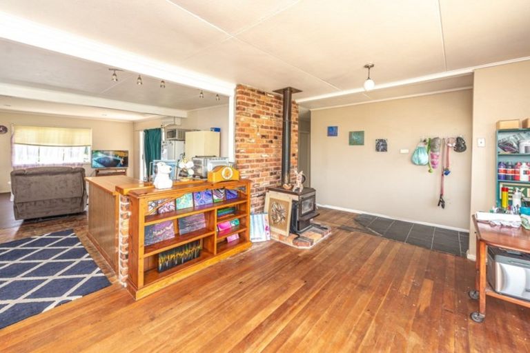 Photo of property in 13 Egmont Street, Castlecliff, Whanganui, 4501