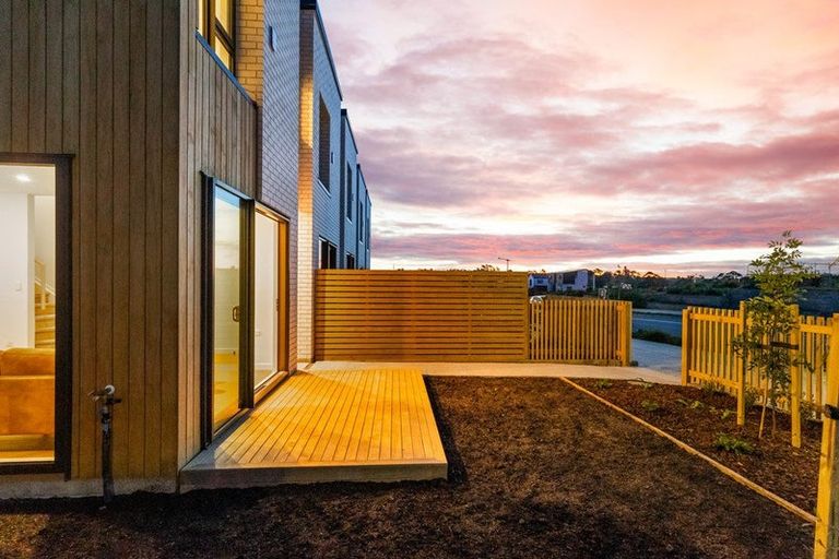 Photo of property in 216 Henwood Road, Westgate, 0814