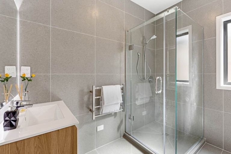 Photo of property in 19 Cara Avenue, Kumeu, 0810