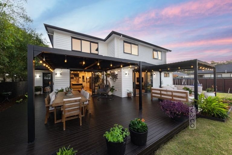 Photo of property in 1 Duchess Way, Riverhead, 0820