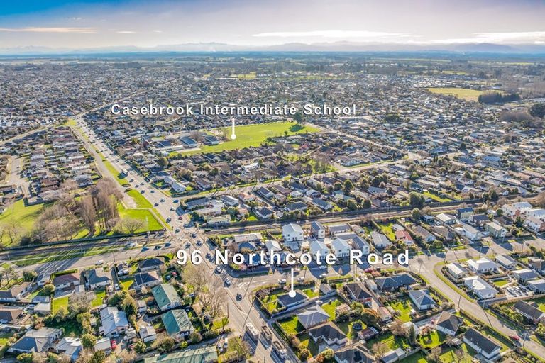 Photo of property in 96 Northcote Road, Northcote, Christchurch, 8052