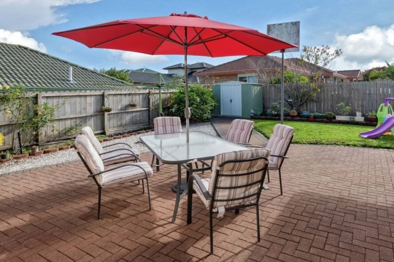 Photo of property in 2 Ballycullanie Place, Dannemora, Auckland, 2016