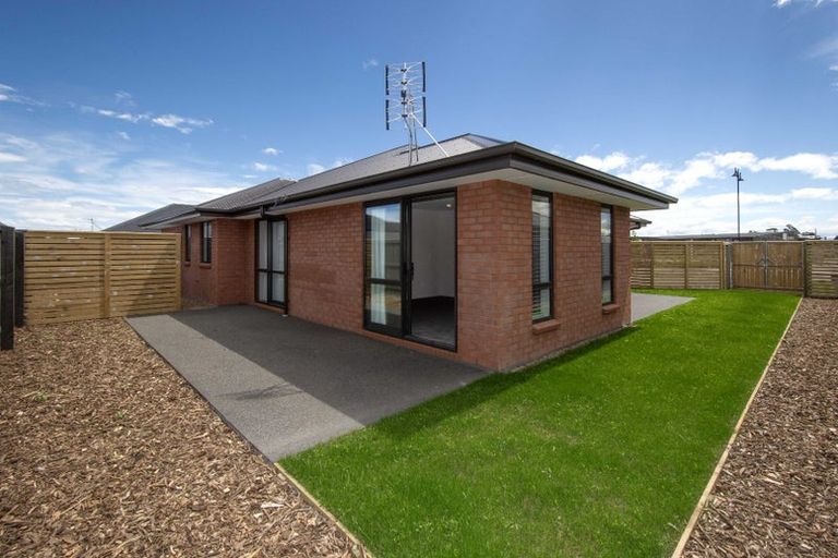 Photo of property in 130 Shillingford Boulevard, Rolleston, 7615