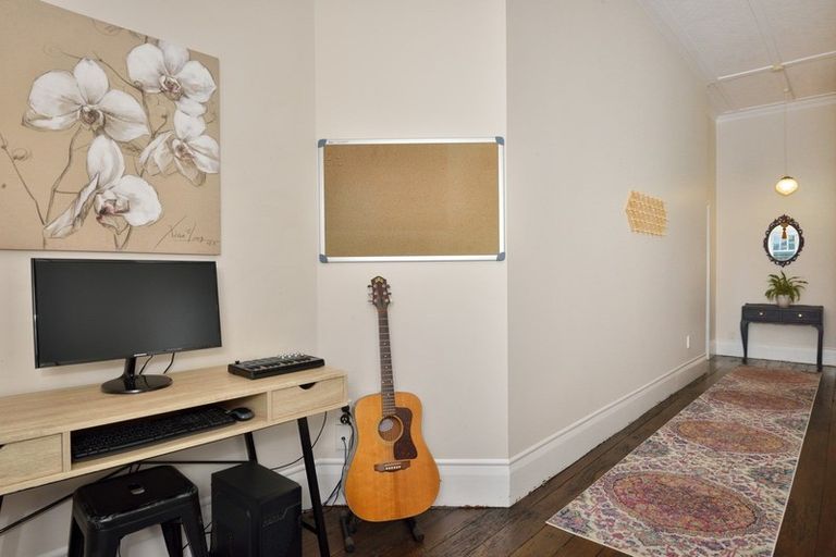 Photo of property in 295 Aberdeen Road, Gisborne, 4010