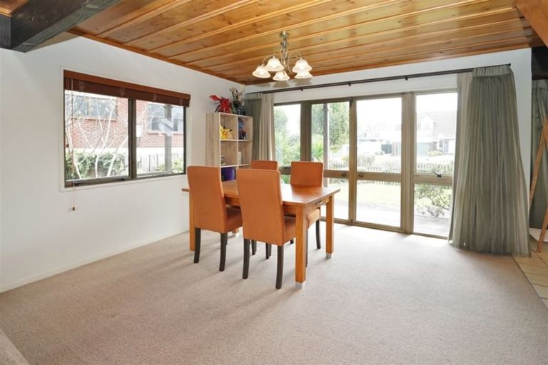 Photo of property in 92 Glen Lynne Avenue, Queenwood, Hamilton, 3210