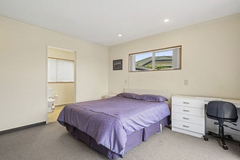 Photo of property in 21 Kotuku Drive, Paraparaumu Beach, Paraparaumu, 5032