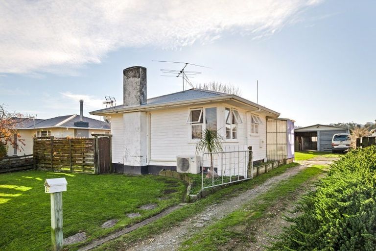 Photo of property in 35 Dalton Street, Outer Kaiti, Gisborne, 4010