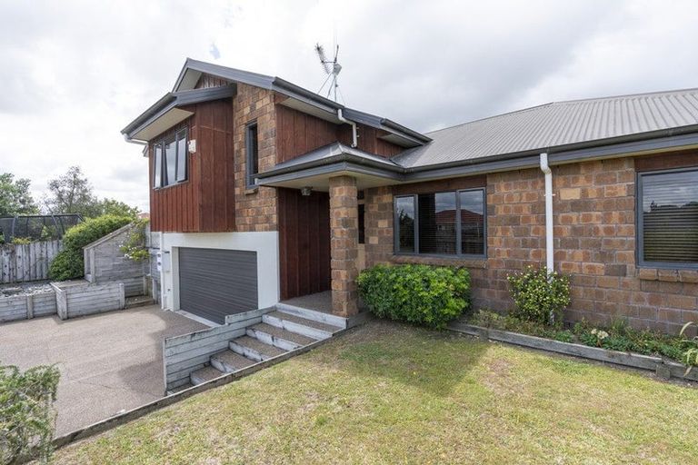 Photo of property in 2 Thomson Avenue, Dinsdale, Hamilton, 3204